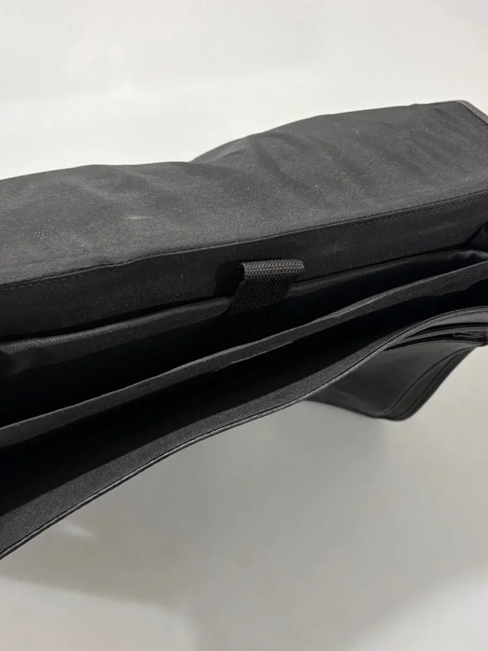 Wilsons Leather Black Leather Briefcase Padded Laptop Tablet Compartment Strap